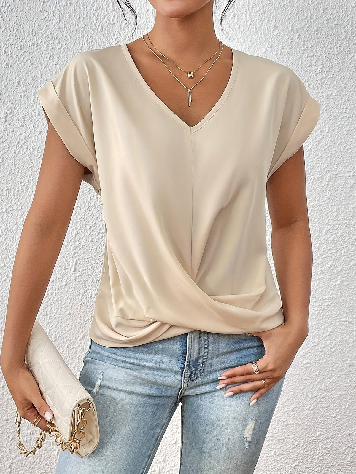 Anna & Julia® | Wygodny T-shirt z eleganckim dekoltem
