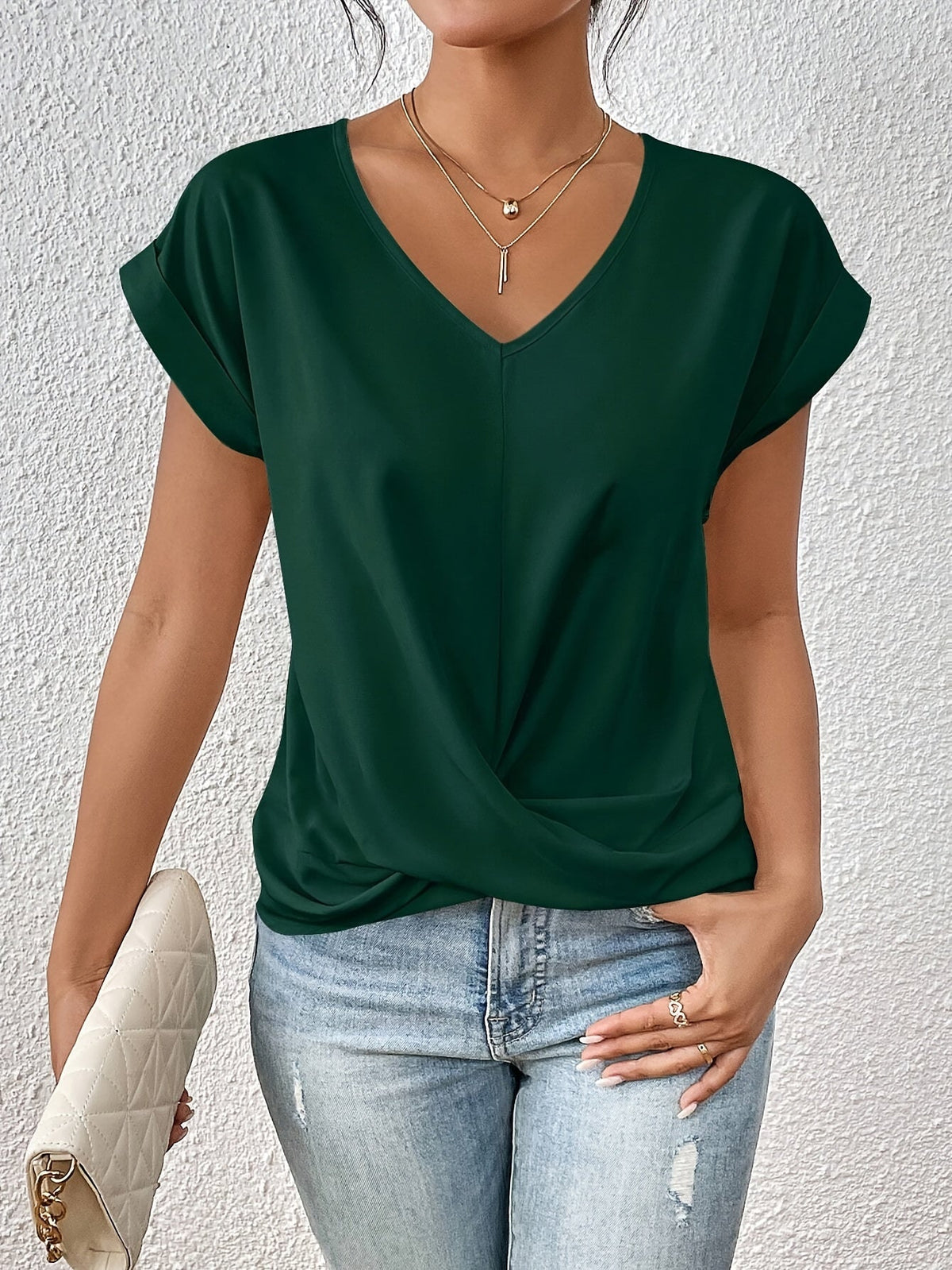 Anna & Julia® | Wygodny T-shirt z eleganckim dekoltem
