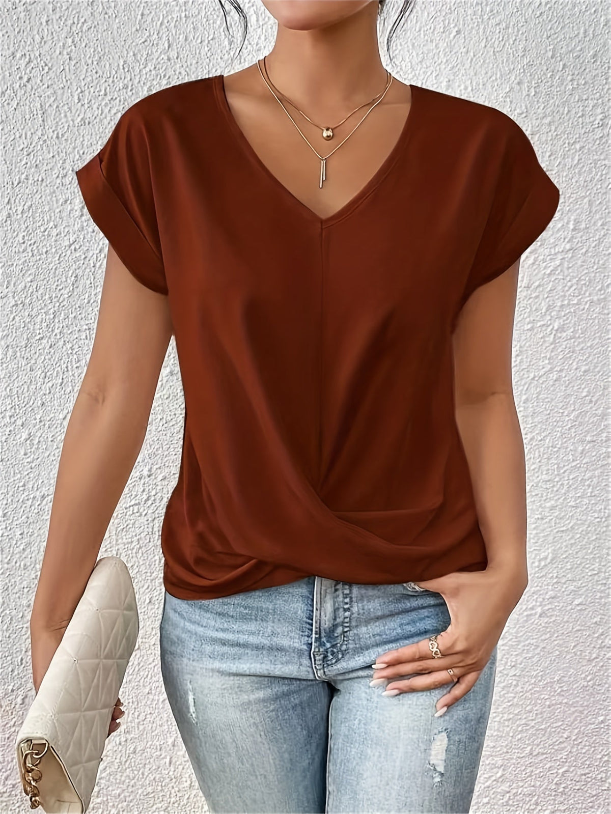 Anna & Julia® | Wygodny T-shirt z eleganckim dekoltem