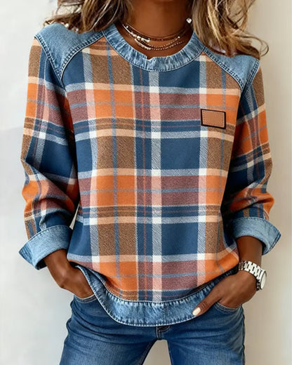 Anna & Julia® | Sweter w kratę z jeansowymi detalami
