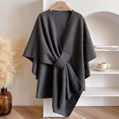 Anna & Julia® | Poncho z frędzlami
