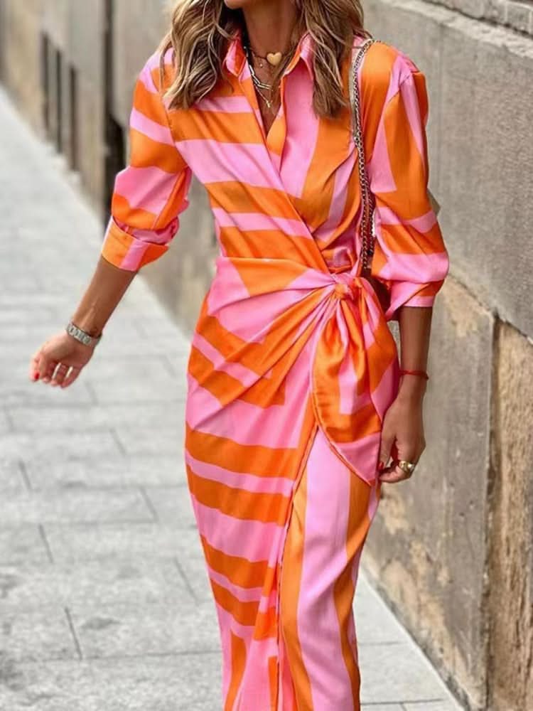 Anna & Julia® | Sukienka z kopertowym nadrukiem
