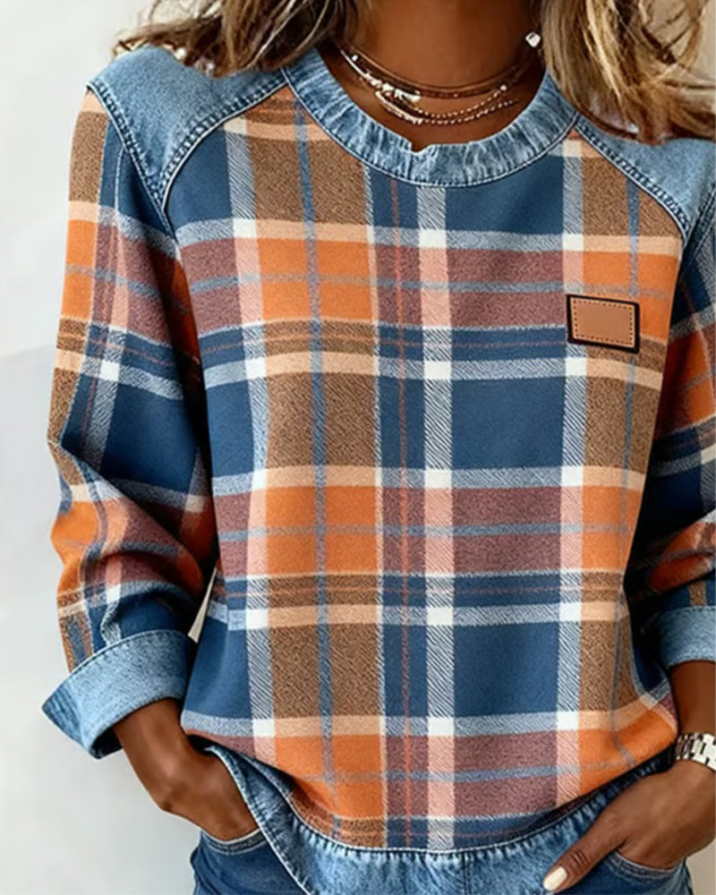 Anna & Julia® | Sweter w kratę z jeansowymi detalami